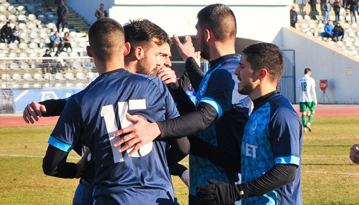 Джонатан Н'Сонде вкара два гола за победата с 4:1, Беманга и Димитров също се разписаха