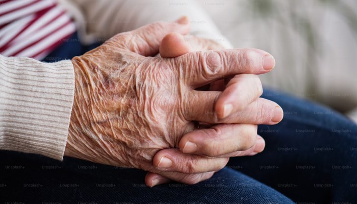 Българките раждат най-често след 30-ата си година