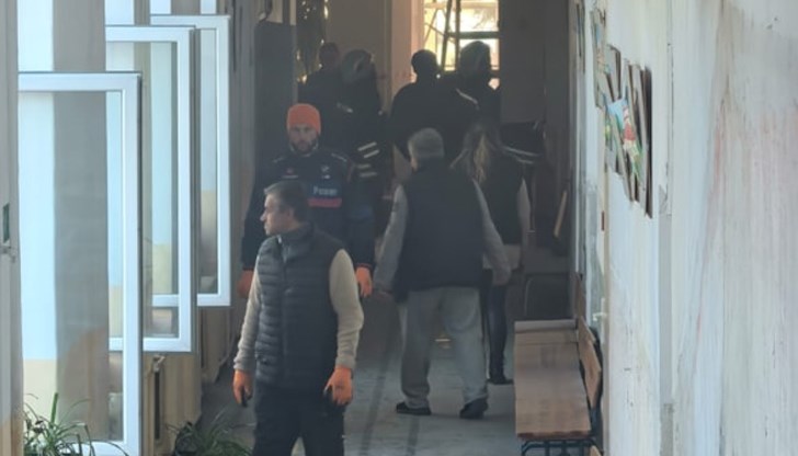 В момента учебното заведение е в ремонт и няма учебни занятия