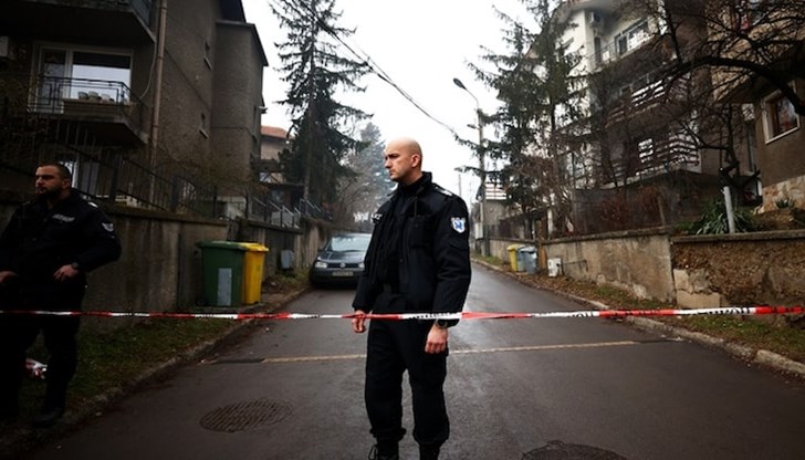 Разрушени са две постройки след експлозия на подземен газопровод Разрушени са две постройки след експлозия на подземен газопровод