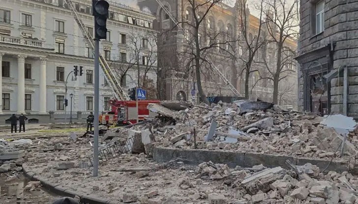 Ожесточени боеве се водят по цялата фронтова линия Ожесточени боеве се водят по цялата фронтова линия