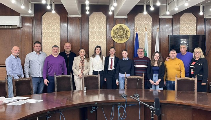 Младите русенци проявиха интерес към местното самоуправление и присъстваха на заседание на комисиите