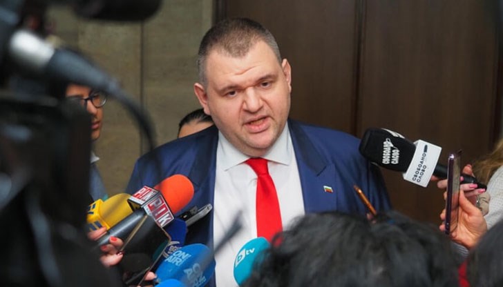 Лидерът на "ДПС - Ново начало" публикува доказателства за комуникация с бившия премиер