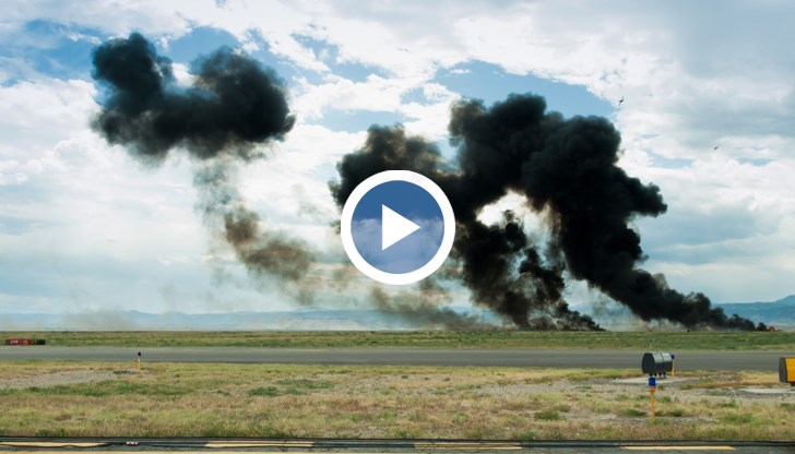 Пилотът катапултира успешно секунди преди сблъсъка