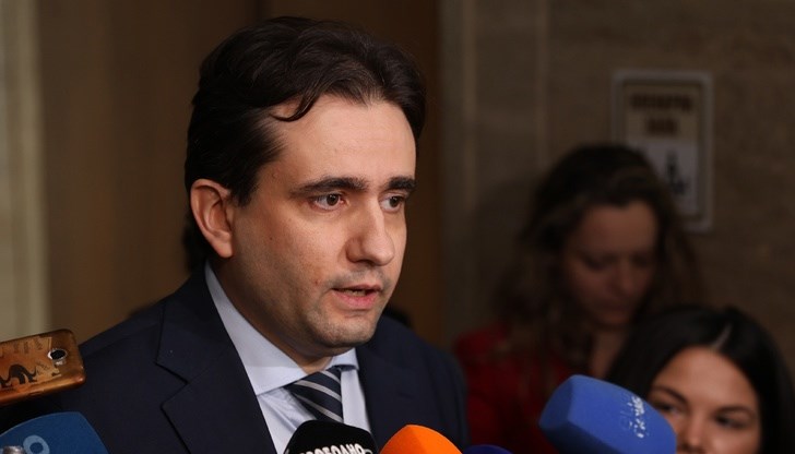 През следващата седмица ще внесем най-малко четири мерки за оптимизация на разходите, обяви Божидар Божанов