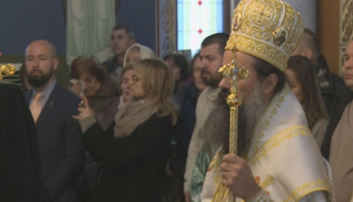 Множество миряни почетоха празника на Свети Атанасий