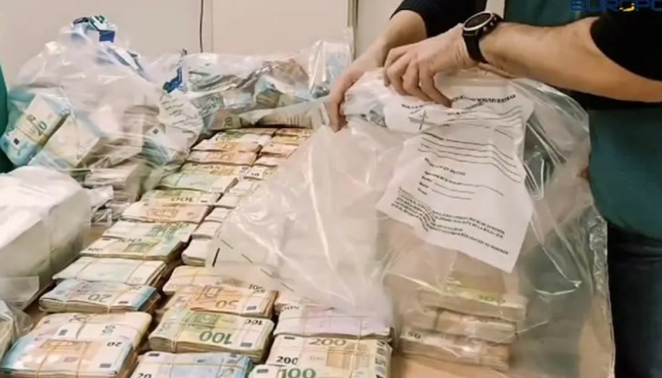 В схемата са участвали още албанци и испанци В схемата са участвали още албанци и испанци