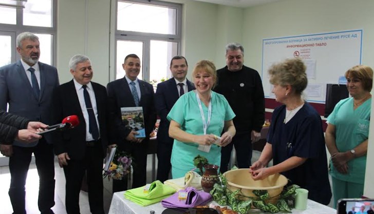 В АГ-комплекса на болницата отбелязаха Бабинден