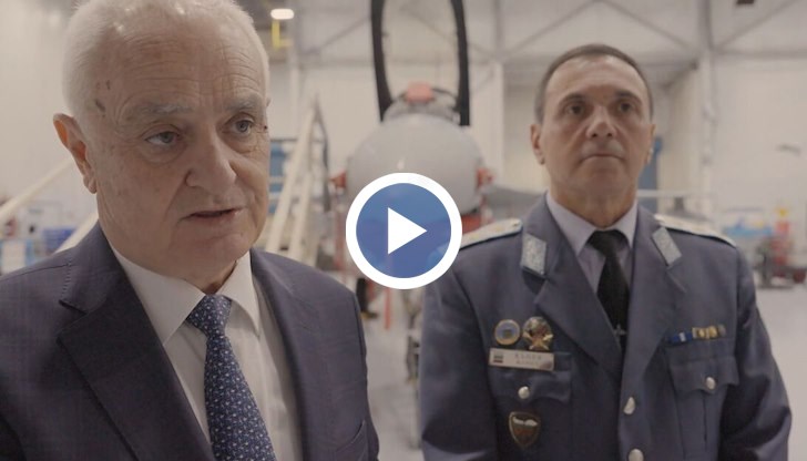 Министърът на отбраната прие изтребителя на специална церемония в САЩ