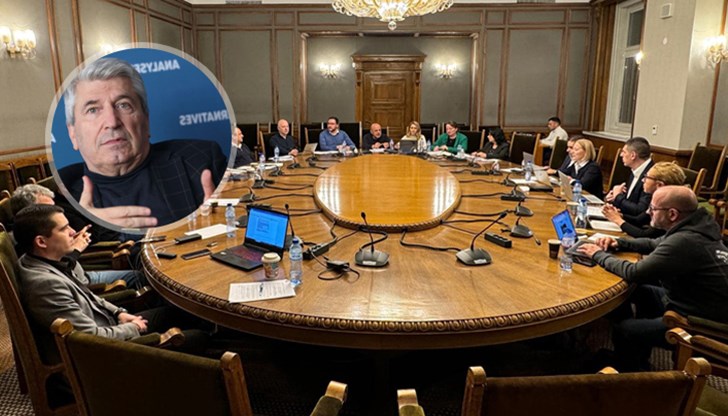 Че ГЕРБ продължават с манипулациите, не е изненадващо – те винаги са действали така. Въпросът е друг Че ГЕРБ продължават с манипулациите, не е изненадващо – те винаги са действали така. Въпросът е друг