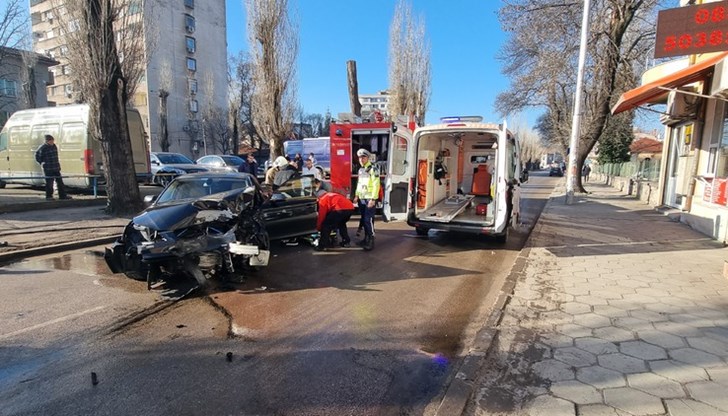 Шофьорът е откаран в болница