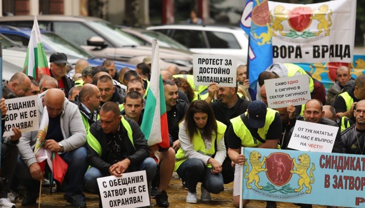 Служителите на МВР са в правото да бранят правата си. Но това не означава всичките им искания да бъдат удовлетворени