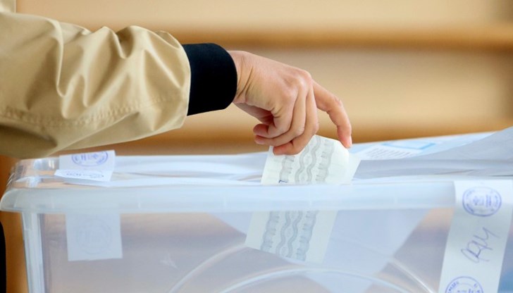 Вещите лица приключват проверката на близо 2000 секции Вещите лица приключват проверката на близо 2000 секции