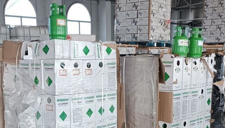 Хладилният агент е бил укрит между легална стока в товарен автомобил