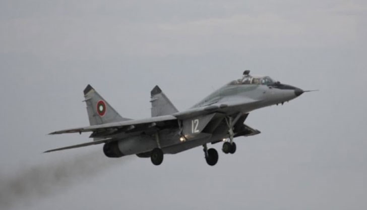 Първите два изтребителя Ф-16 пристигат в България през април Първите два изтребителя Ф-16 пристигат в България през април