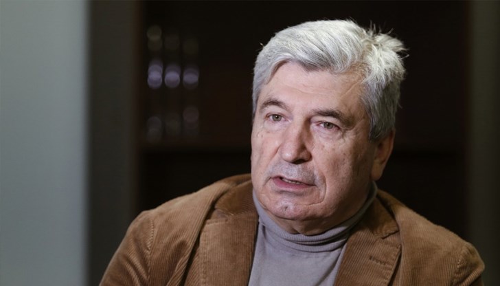 Изглежда фокусът на новото правителство  е поставен върху задоволяване на личните и груповите интереси, вместо върху общественото благо, коментира Иван Бакалов