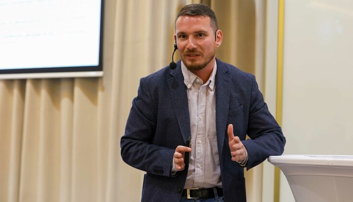 Половината български ученици са функционално неграмотни