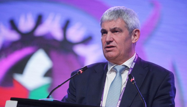 Учителските заплати замръзват без бюджет 2025 Учителските заплати замръзват без бюджет 2025