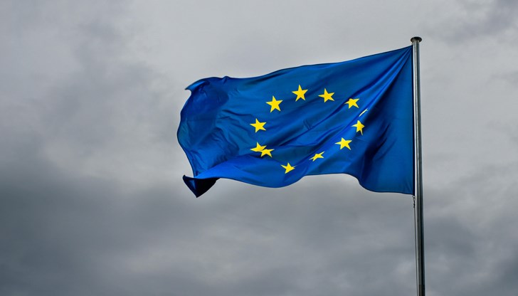 Предлагат пълна забрана на чужди знамена пред институциите Предлагат пълна забрана на чужди знамена пред институциите