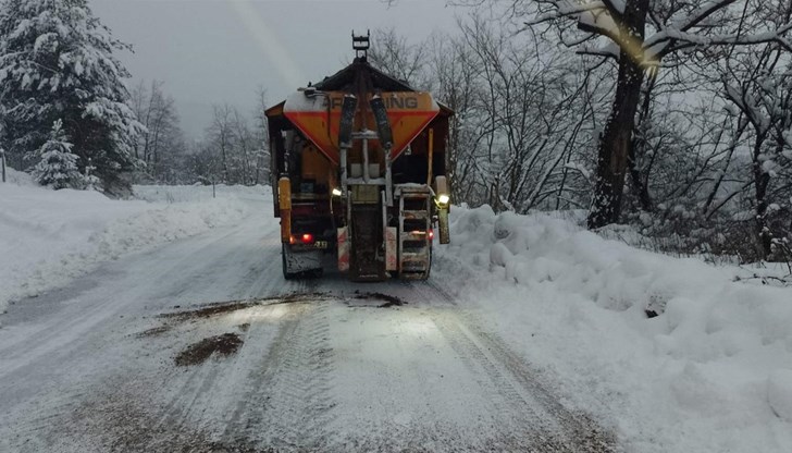 Остават ограниченията за тежкотоварни автомобили в област Смолян Остават ограниченията за тежкотоварни автомобили в област Смолян