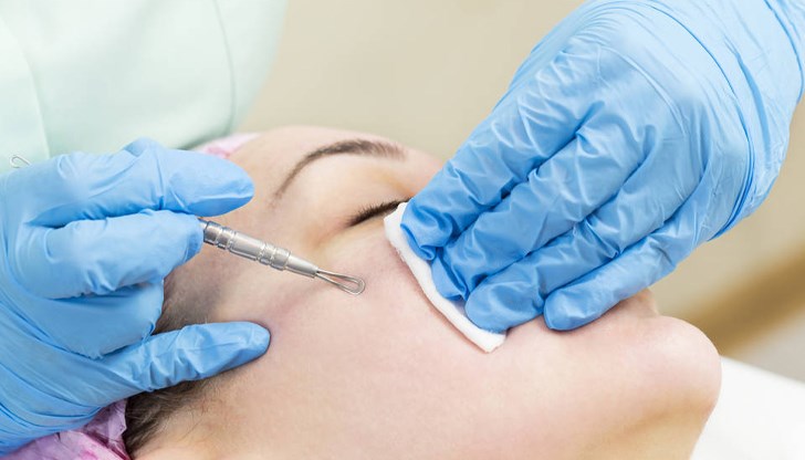 За денонощие две жени са потърсили помощ с подобни симптоми