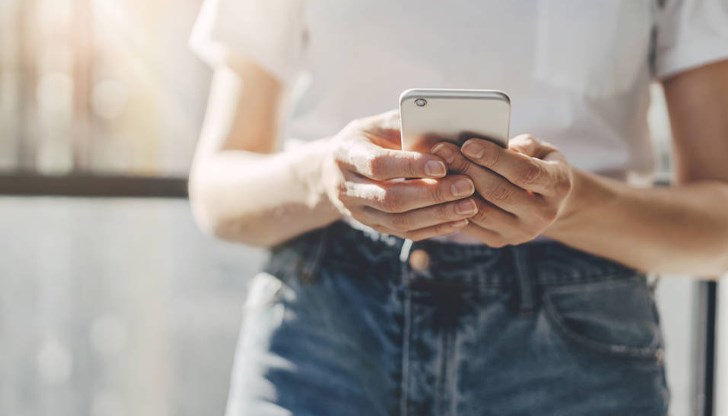 Седмокласник създаде порнографско съдържание с AI на съученички