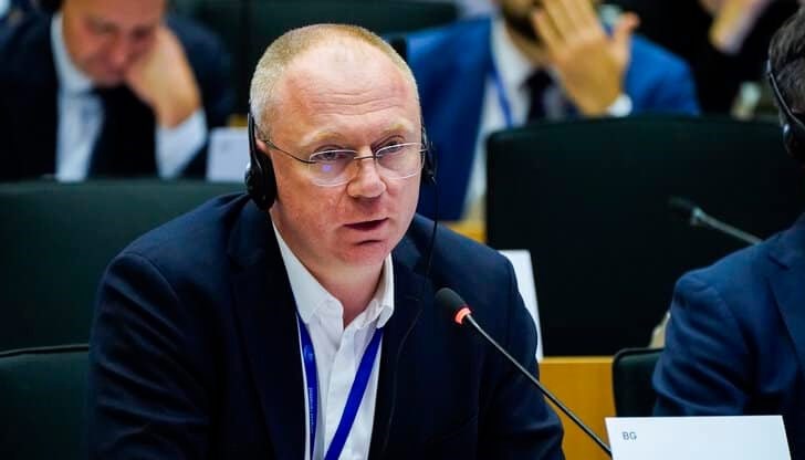 Българският евродепутат получи пълна подкрепа от делегатите в Брюксел Българският евродепутат получи пълна подкрепа от делегатите в Брюксел