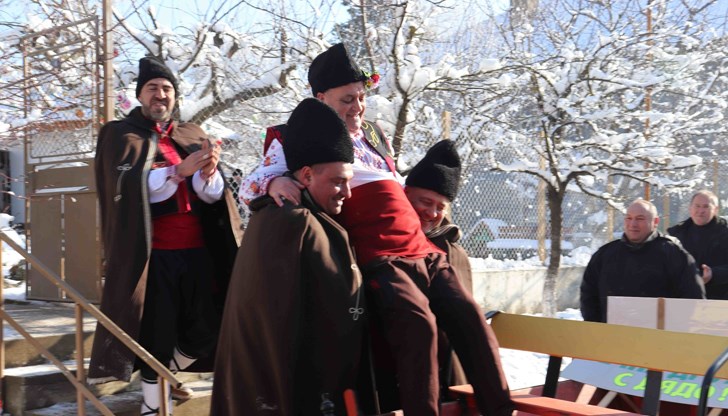 Валентин Петров става "баш дядо" за втори път