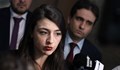 Лена Бориславова: Защо правителството се рекламира през медиите на Пеевски?