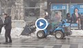 Извозват снега от центъра в Русе