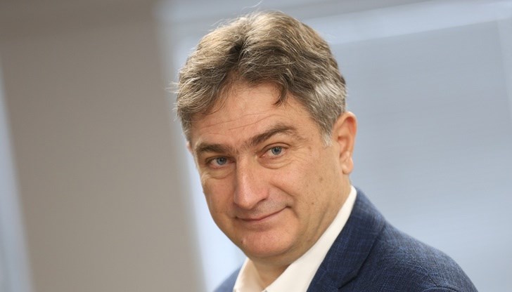 Навесите, налични в кадастралния план, не са предмет на кадастъра, поясни директорът на АГКК