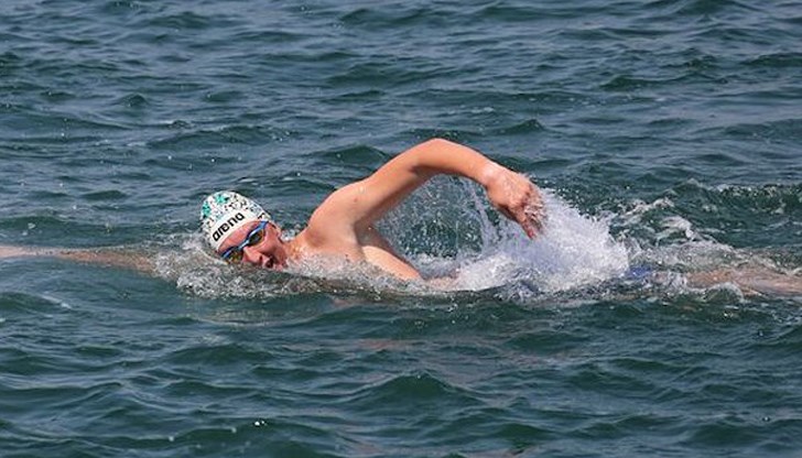 Българинът триумфира в най-тежката дисциплина на Световната купа по зимно плуване в Полша