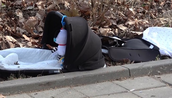 Майката е с опасност за живота, а 3-годишното ѝ дете е изписано след медицинските прегледи