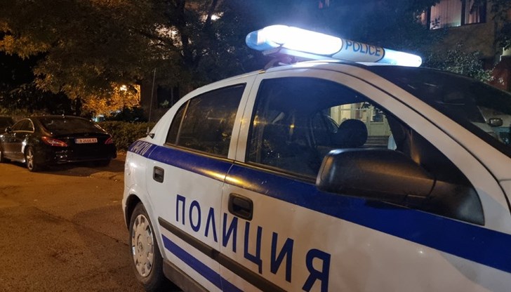 Единият полицай взел пари, другият ги върнал на шофьора Единият полицай взел пари, другият ги върнал на шофьора