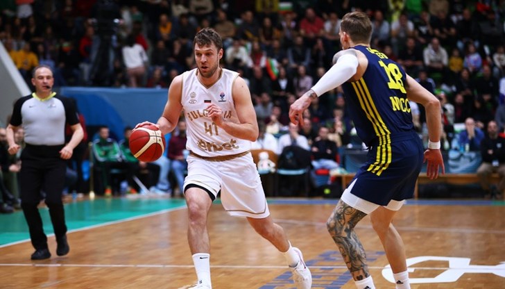 Везенков изигра феноменален мач с 40 точки и 18 борби Везенков изигра феноменален мач с 40 точки и 18 борби