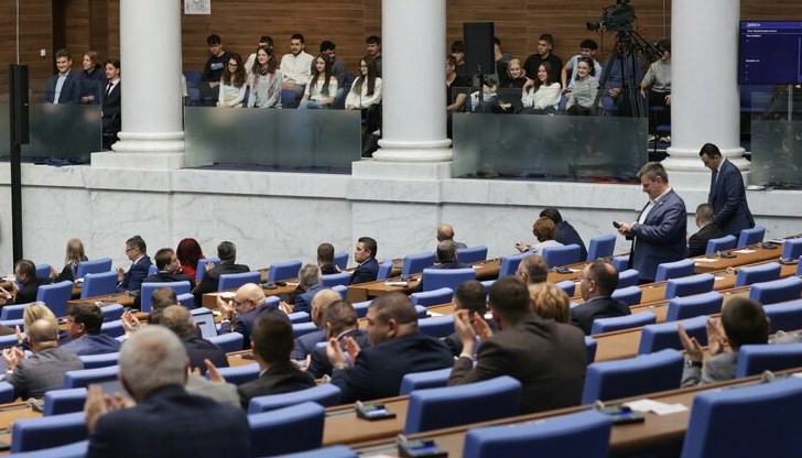 Парламентът прие промените в Закона за счетоводството, внесени от управляващата коалиция Парламентът прие промените в Закона за счетоводството, внесени от управляващата коалиция