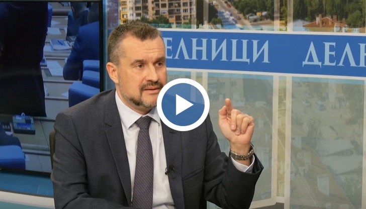 Майчинските са замразени, но е заложен ръст на депутатските заплати, посочи политологът