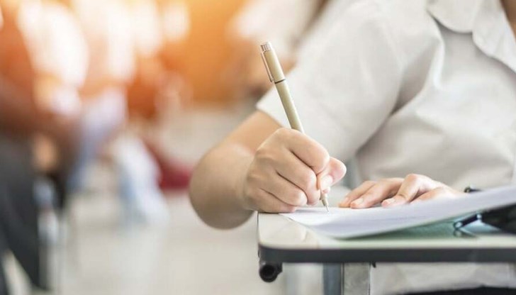 Зрелостниците имат две седмици да декларират избраните предмети Зрелостниците имат две седмици да декларират избраните предмети