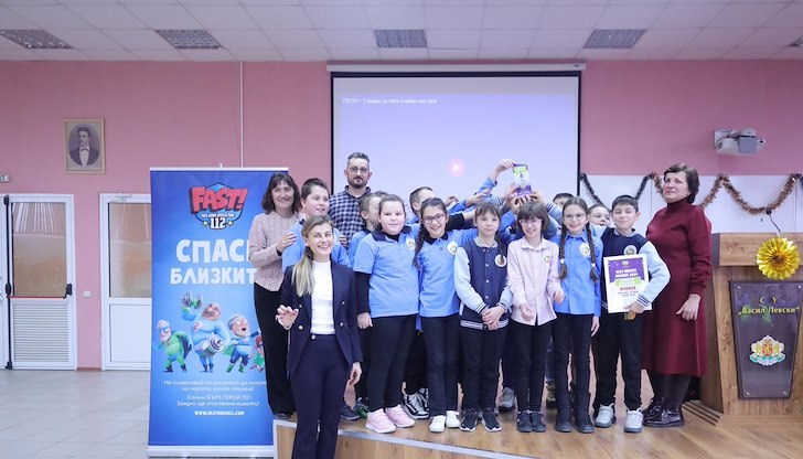 Децата спасиха учител, получил инсулт по време на час