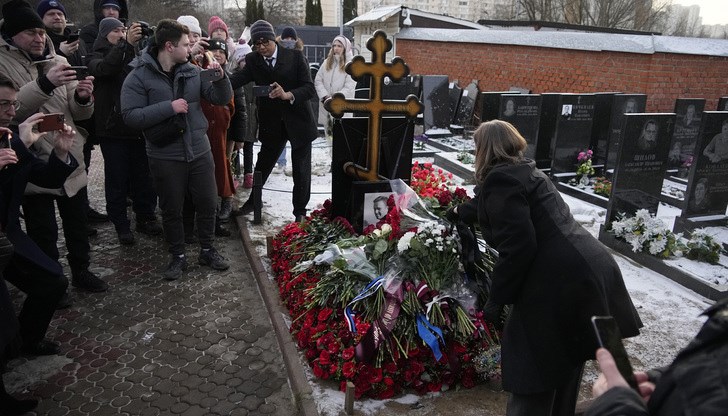 Юлия Навална покани всеки, който има възможност, да присъства на възпоменателната служба Юлия Навална покани всеки, който има възможност, да присъства на възпоменателната служба