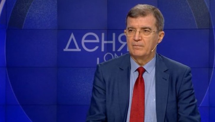 Стефан Стоянов: САЩ контролират украинското въоръжение чрез сателити