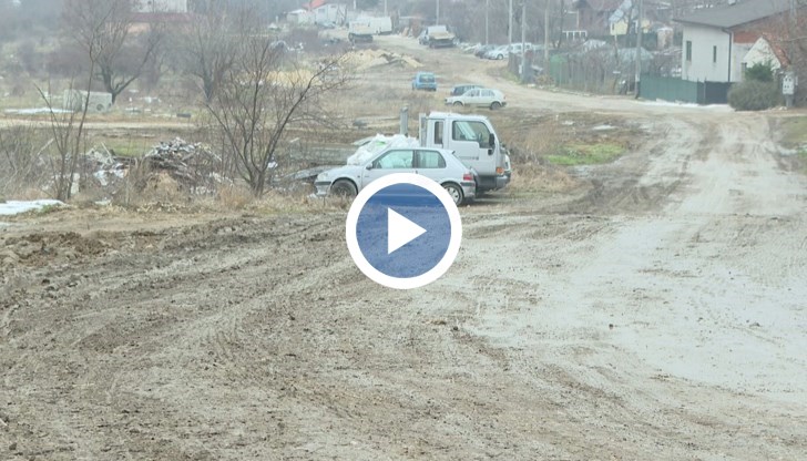 Жителите остават без нормален достъп след приключил ВиК проект