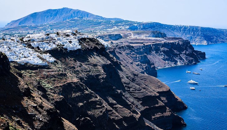 Вулканична активност тревожи експертите в Санторини