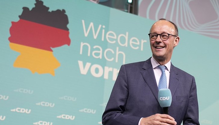 Макрон приветства бъдещия германски канцлер с работна вечеря в Париж