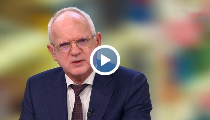 Пенсиите и заплатите изпревариха икономиката