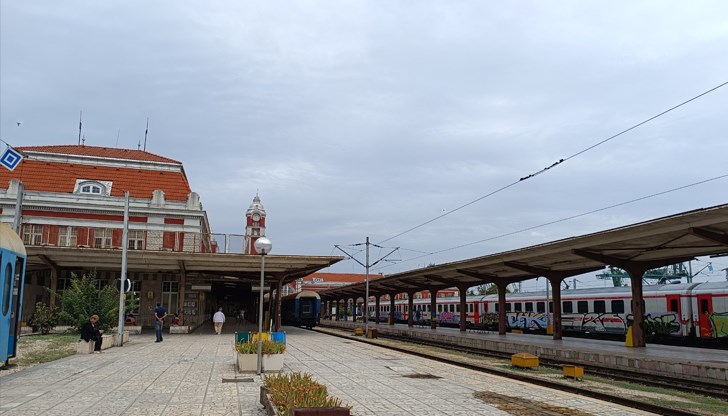 От 1925 година сградата с часовниковата кула е символ на морския град