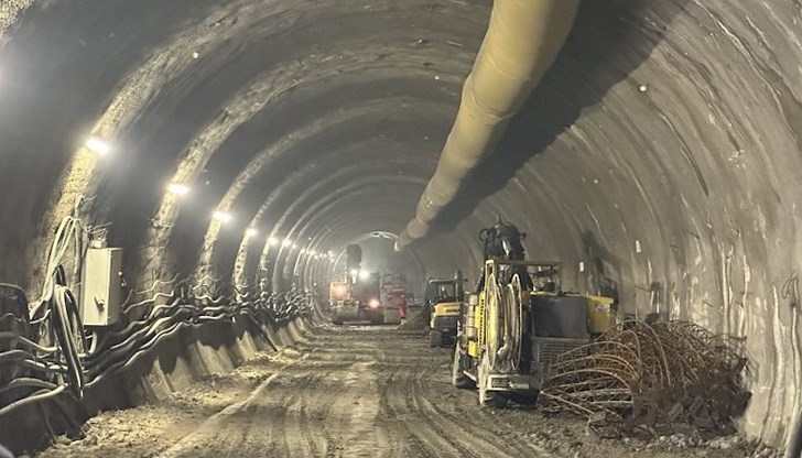 Метрото пробива път към "София Тех парк" Метрото пробива път към "София Тех парк"