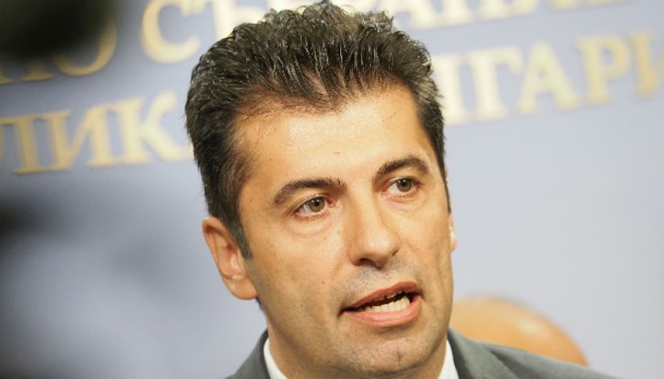 Кирил Петков: Борисов може да жертва Еврозоната заради партийни интереси Кирил Петков: Борисов може да жертва Еврозоната заради партийни интереси