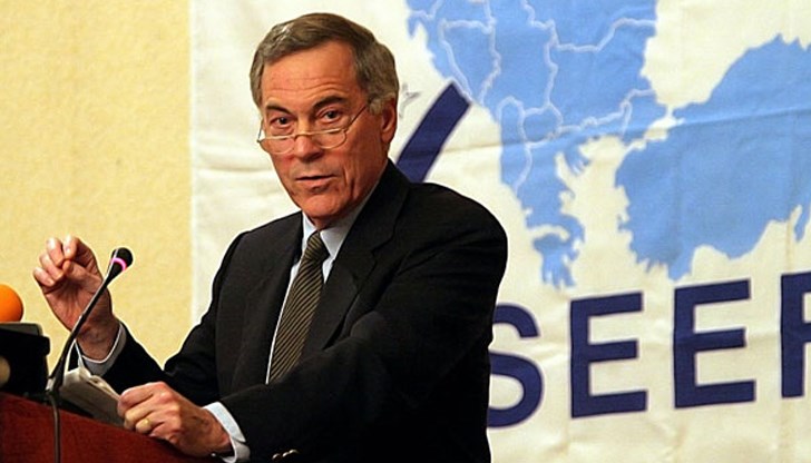 Икономистът предупреждава за рискове при отказа от валутния борд