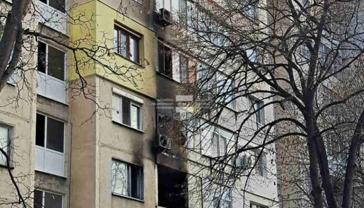Спешна евакуация след пламъци в квартал "Христо Смирненски"